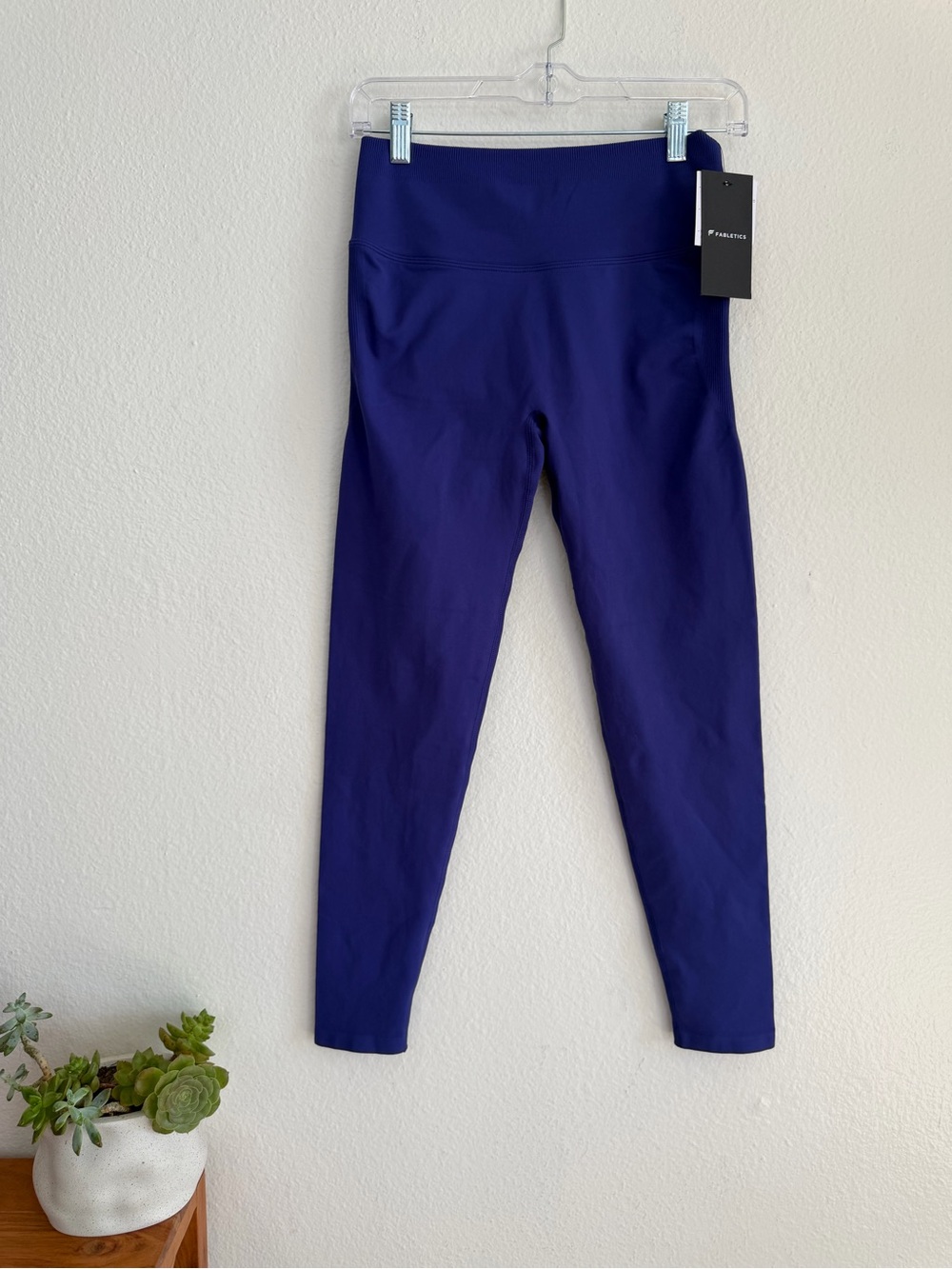 NWT Fabletics 🍑 Shaping Leggings | Size Medium
